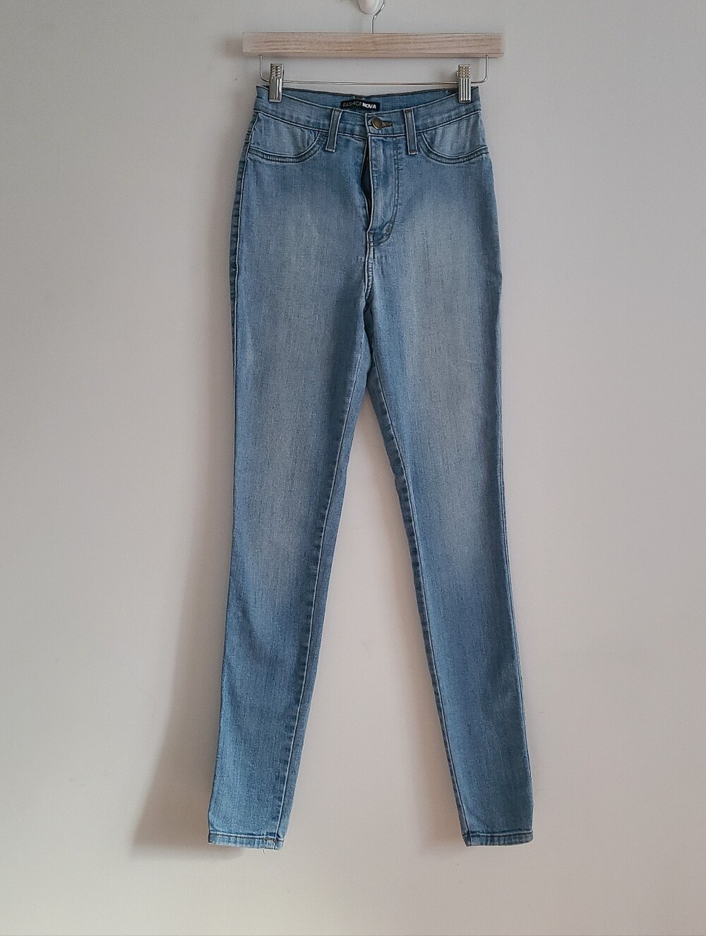 Fashion Nova Light Wash Skinny Jeans Size 25